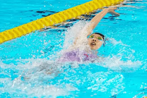 米自由泳接, 覃海洋以 米自由泳接, 覃海洋以