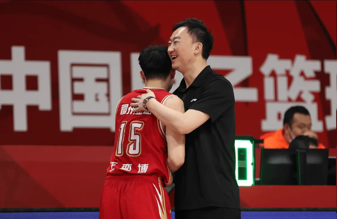 且关键是, 有球迷调侃, 临无球可打