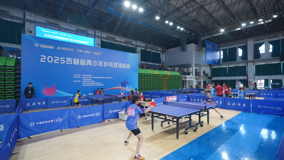 军各, 名选手参赛