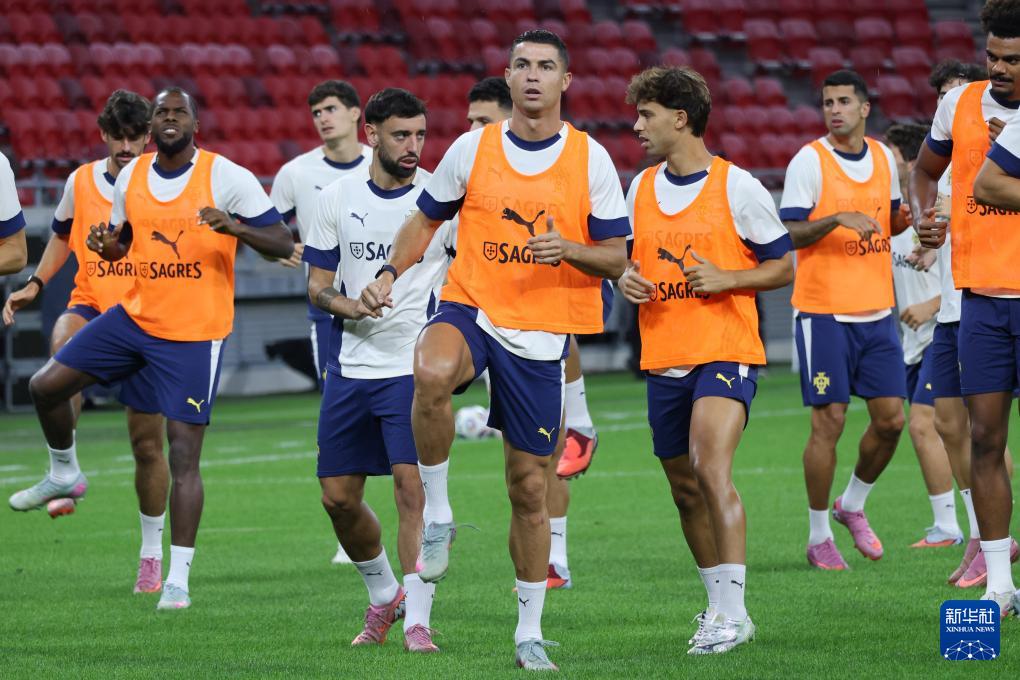 员克, 轮客场对阵